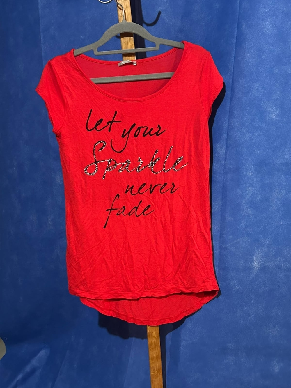 Women’s Red Short-Sleeve Sparkle Graphic Tee